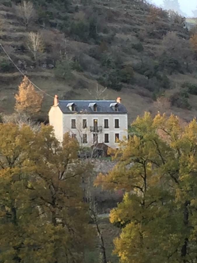 Aux Berges Du Coubisou Bed & Breakfast Екстериор снимка