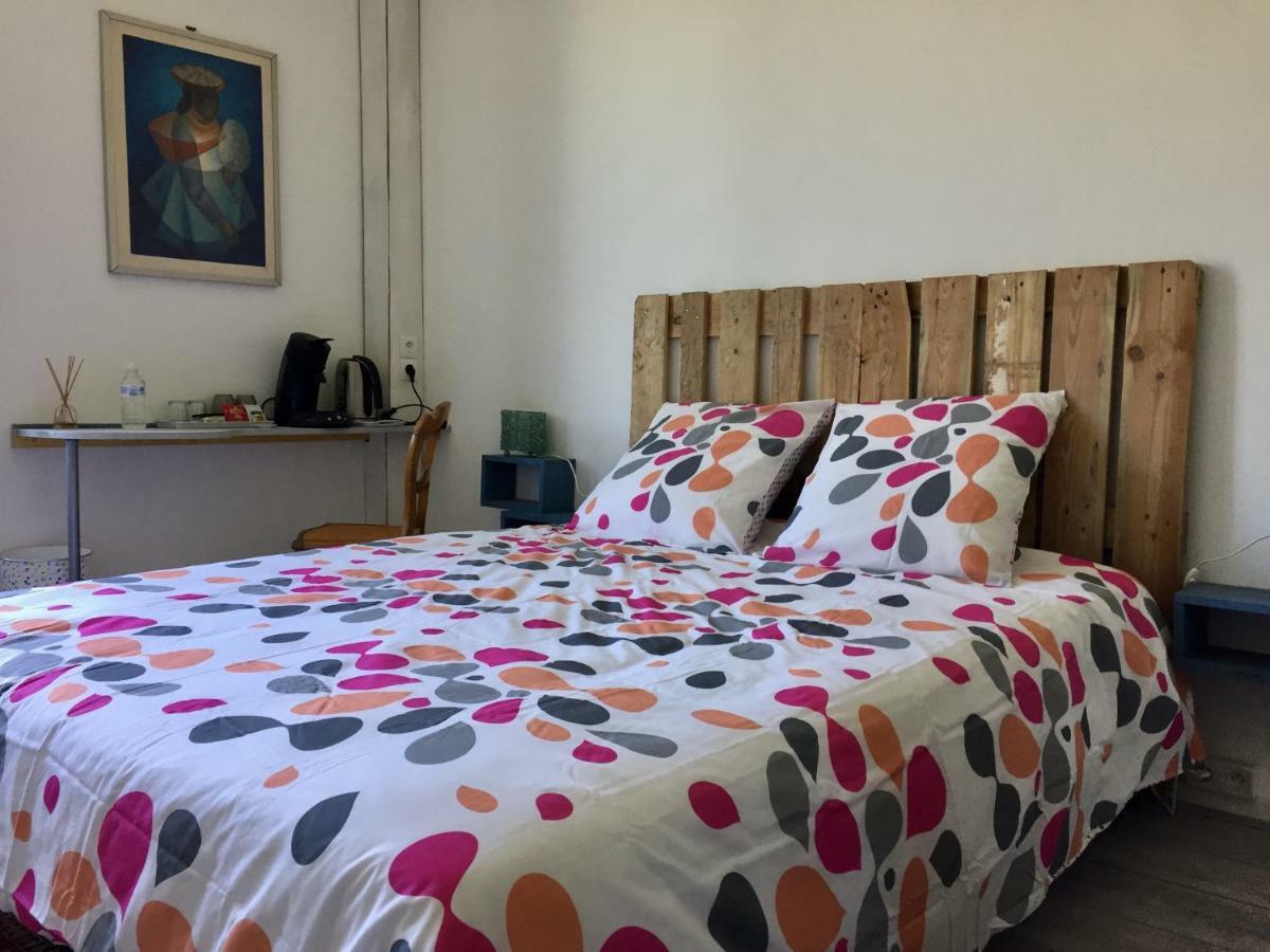 Aux Berges Du Coubisou Bed & Breakfast Екстериор снимка