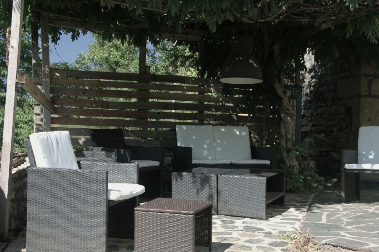 Aux Berges Du Coubisou Bed & Breakfast Екстериор снимка